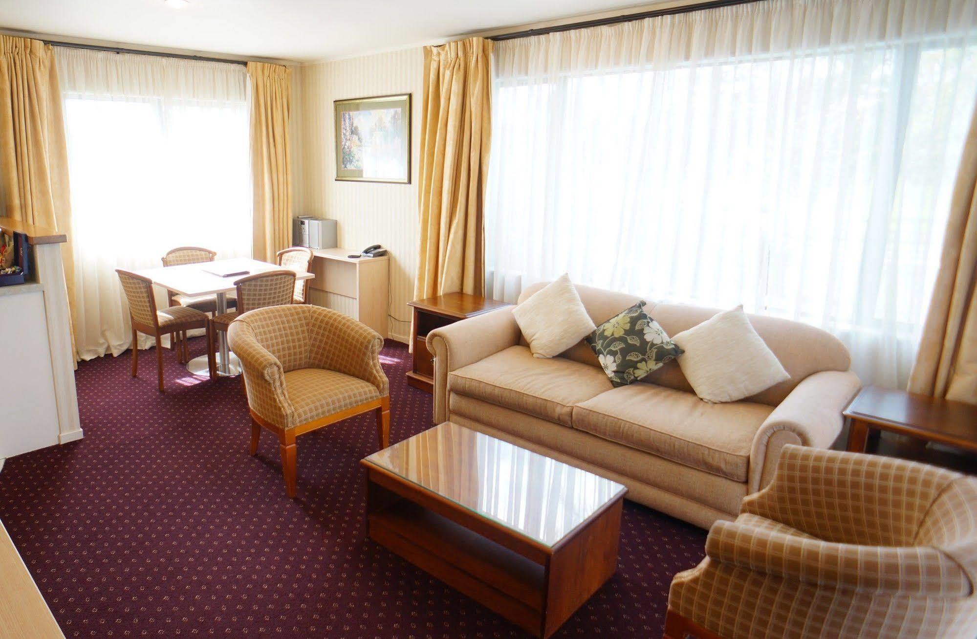 Cornwall Park Motor Inn Окленд Экстерьер фото